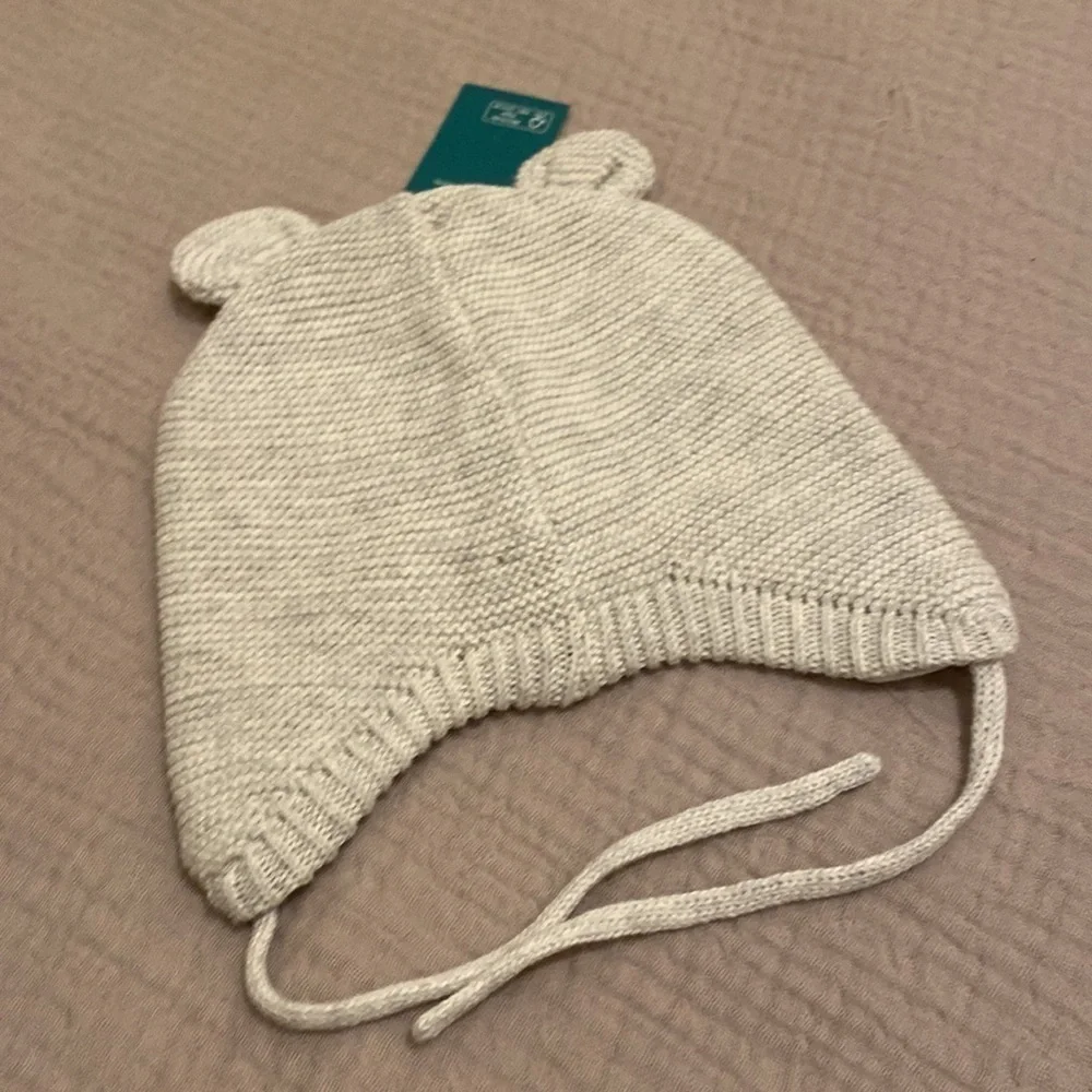 Baby hats. Size 0-2 & 3-6 Unisex style . New